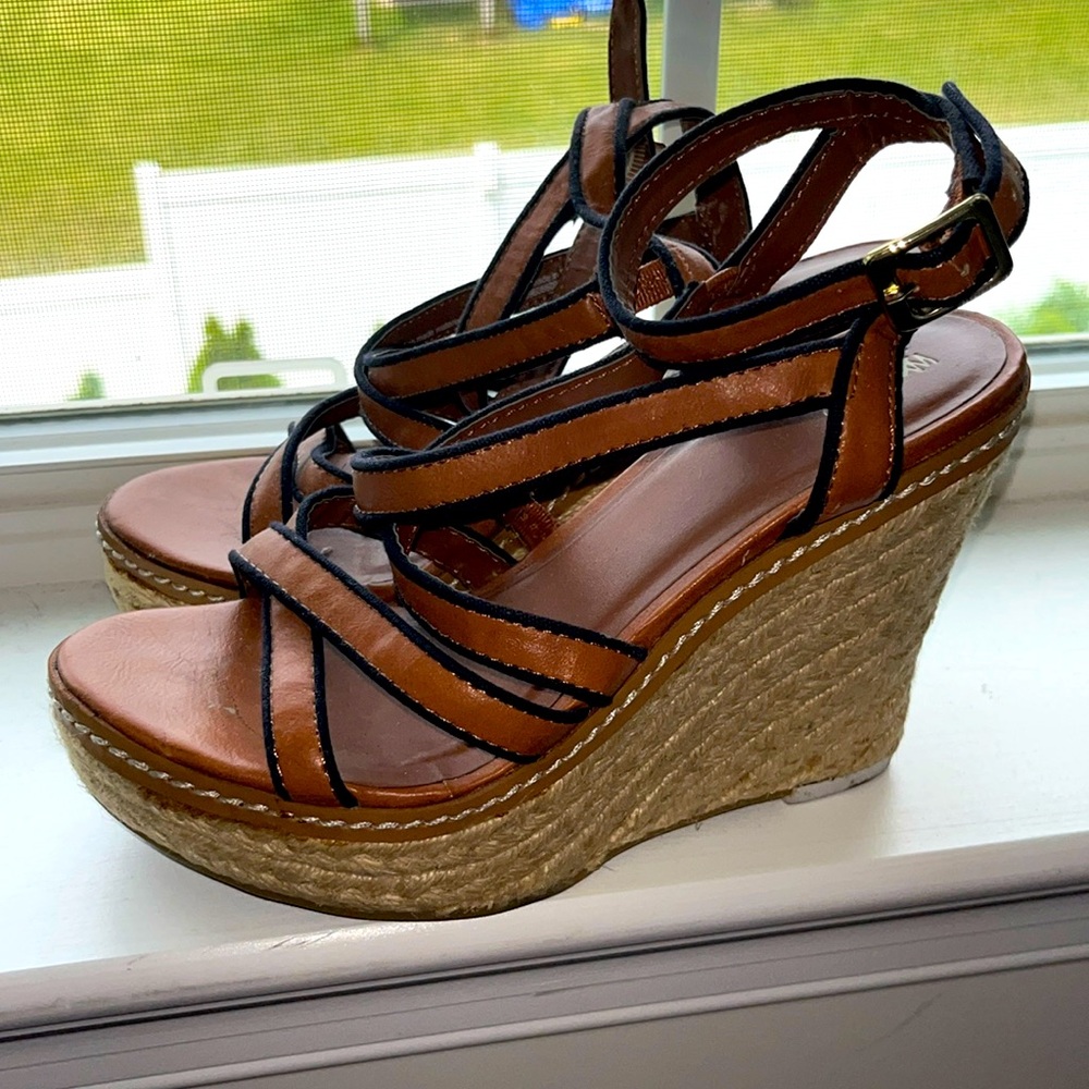 Mossimo Espadrilles Navy/Tan/Gold buckle worn twice..very comfortable!